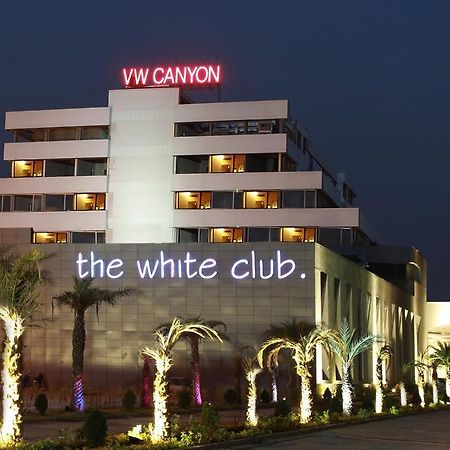 Vw Canyon Rāipur Buitenkant foto